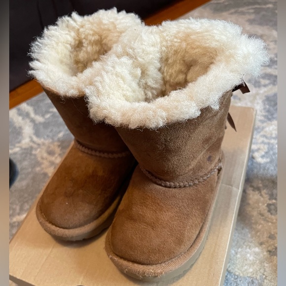 Toddler UGGs - Picture 2 of 5
